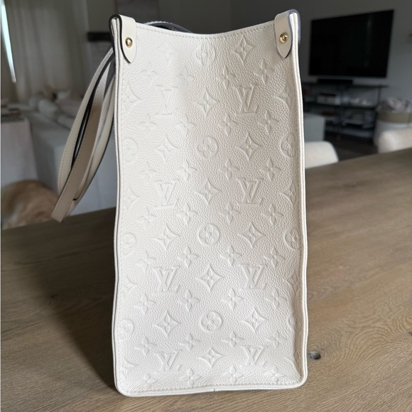 FLAWLESS Louis Vuitton On the Go GM Cream Empreinte Leather - Picture 4 of 15